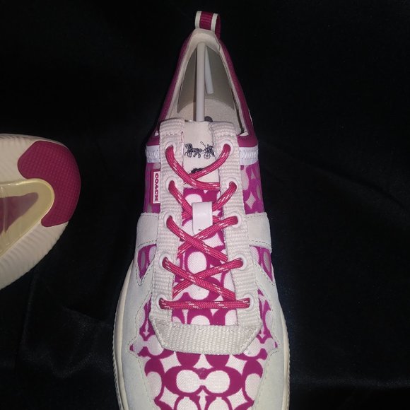 Authentic, new never worn Coach Citysole Sig mesh with original box - Picture 5 of 10